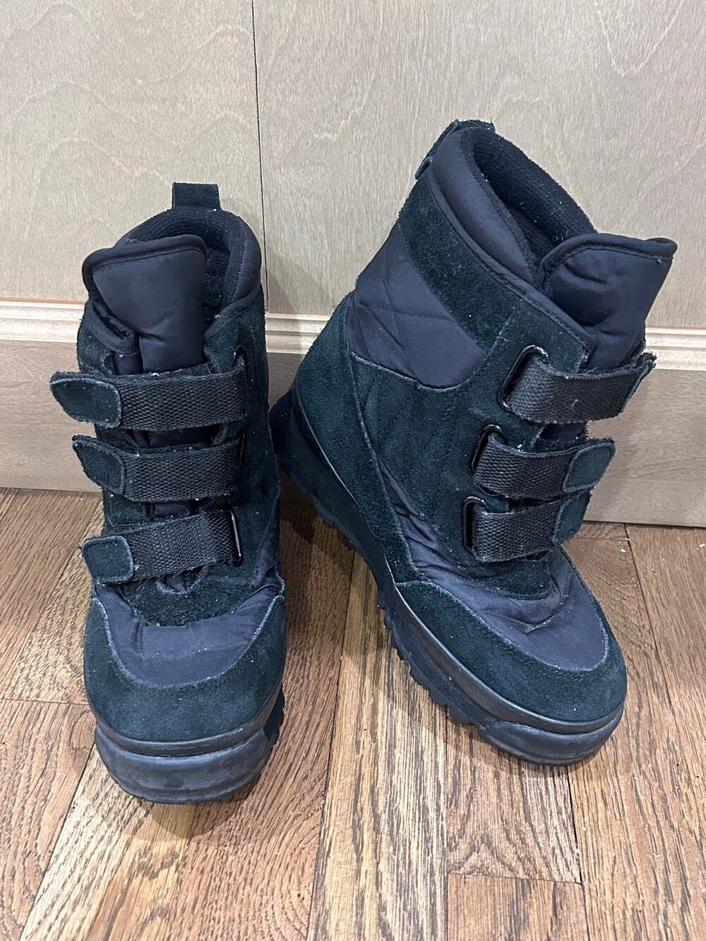 LL Bean Kids Waterproof Thinsulate Winter Snow Boots Sz 5 Gorpcore Outdoor Black